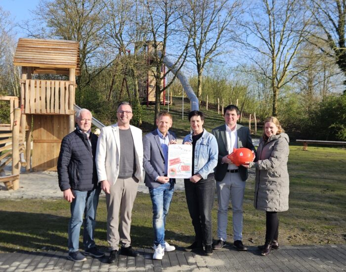 Gruppenbild zur anstehenden Eröffnung des Naturraums Berkeltal