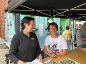 Mitglieder der Bürgerstiftung auf dem Feierabend Markt